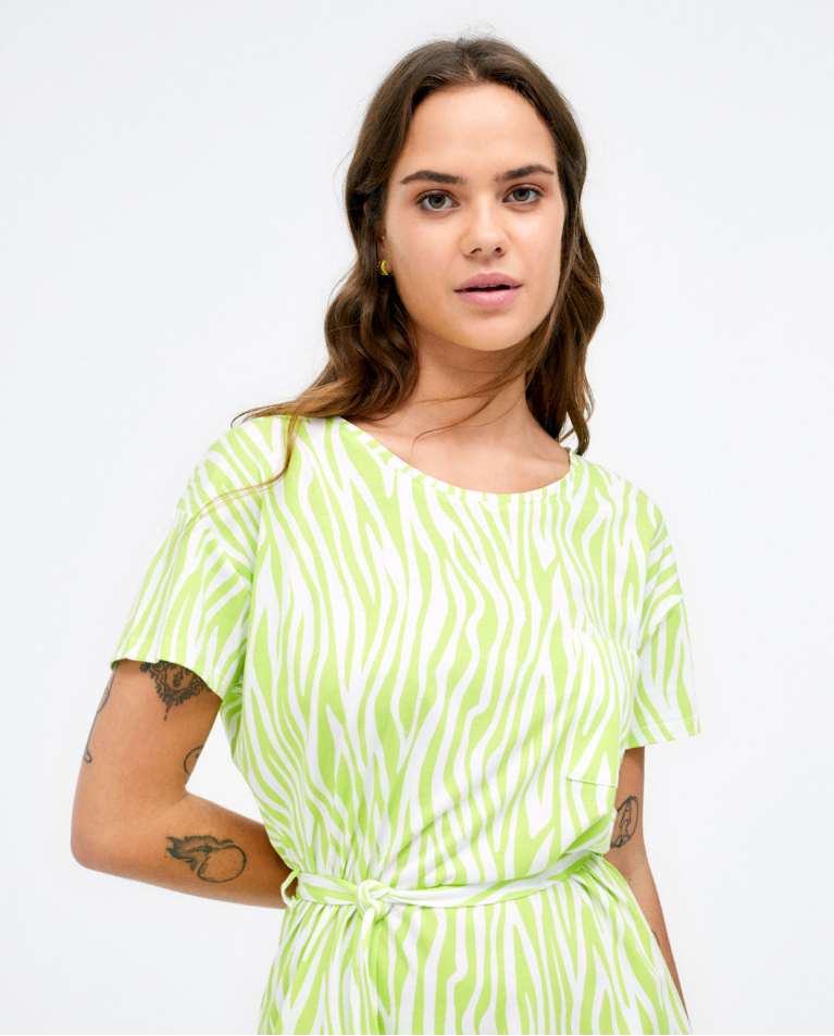 Robe courte avec ceinture. Imprimé e Vert acide