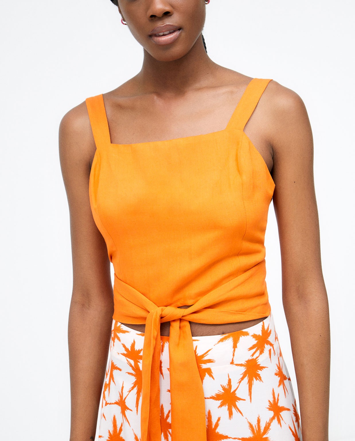 Débardeur noué à la taille. Uni Orange