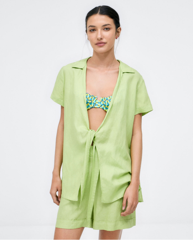 Blouse à manches courtes nouées. Vert acide