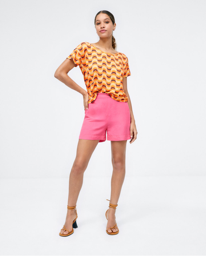 Pantaloncini con elastico sul retro. Fucsia