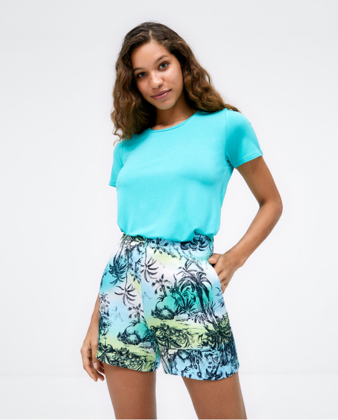 Shorts with pockets. Green
