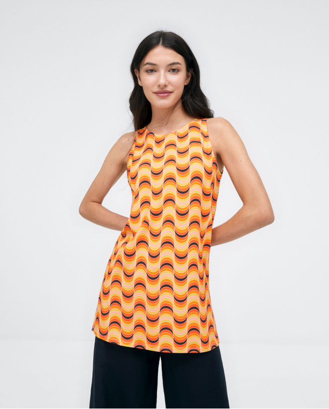 Long sleeveless T-shirt. Orange