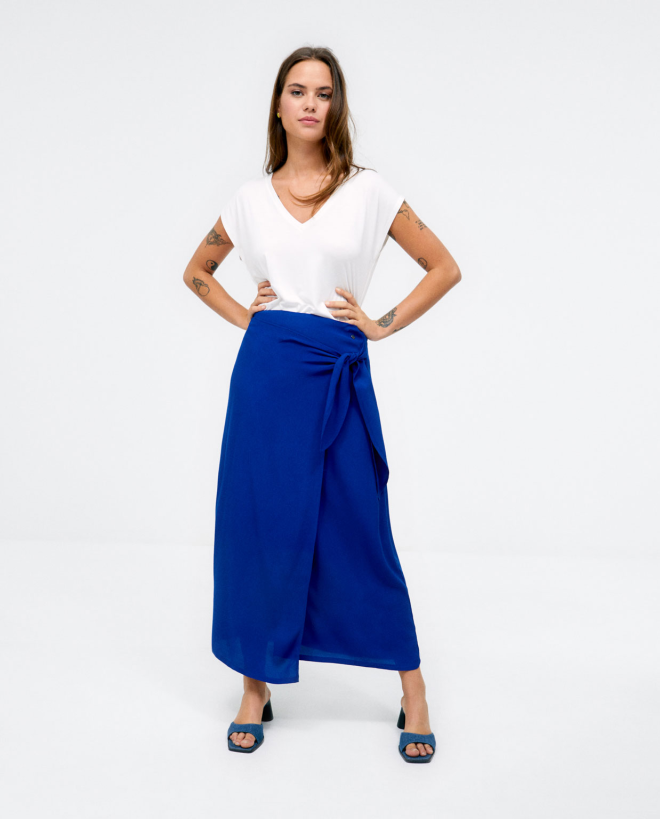 Gonna pareo con nodo laterale. Azzurro