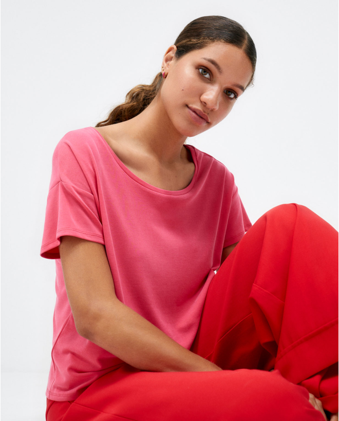 Wide short sleeve T-shirt. Elastic. Plain. Fuchsia