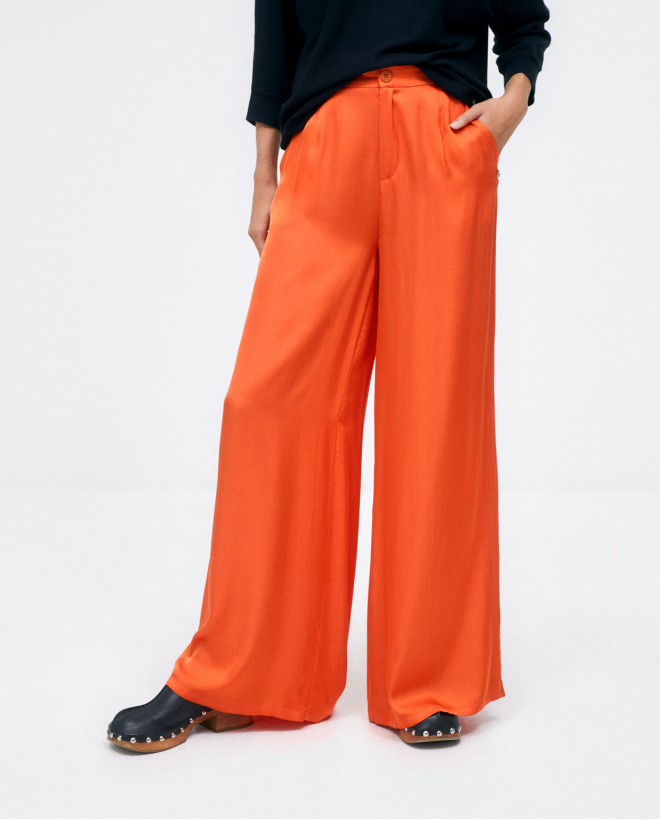 Pantaloni ampi con pinces. Arancione