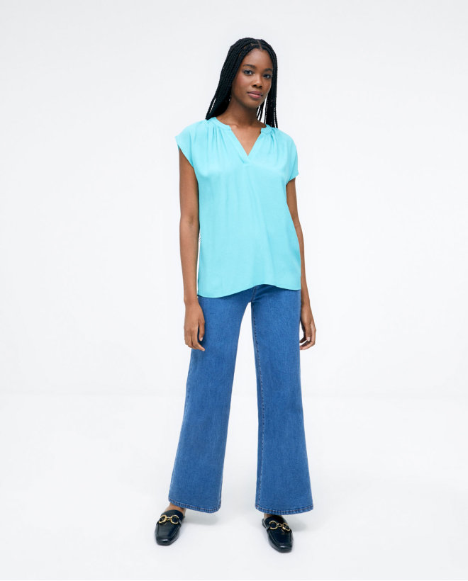 Short sleeve V-neck blouse....