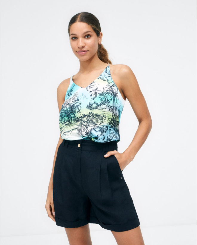 Short plissé. Taille élastique. Noir