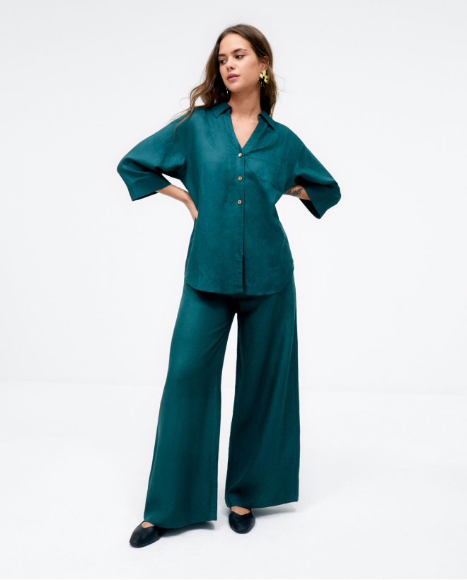 Pantaloni lunghi larghi con tasche. Kaki
