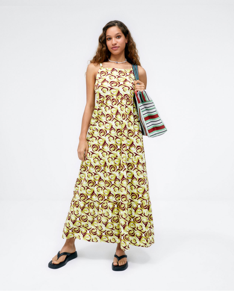 Robe longue à bretelles. Elastique. Imprimé Vert acide