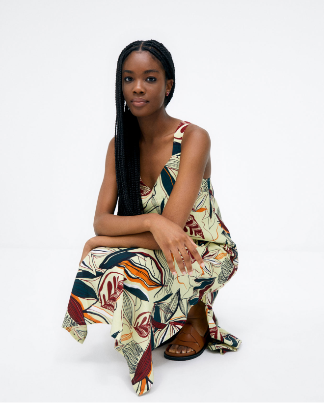 Robe longue à larges bretelles. Imprimé Vert acide