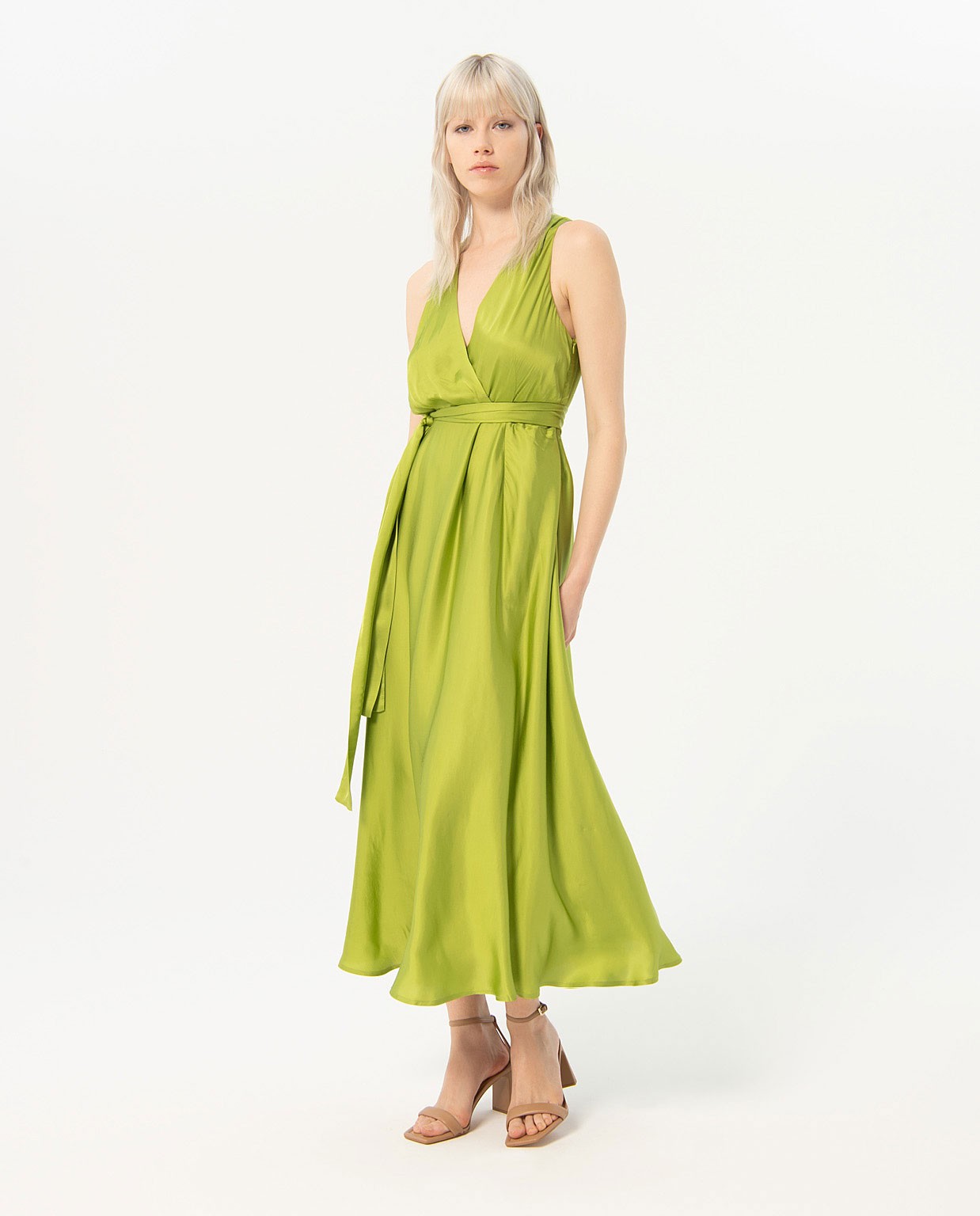 Vestito lungo e incrociato in raso liscio Verde