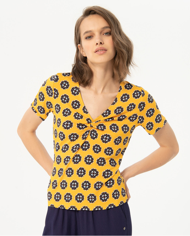 T-shirt stampata con scollo a V e manica corta Giallo