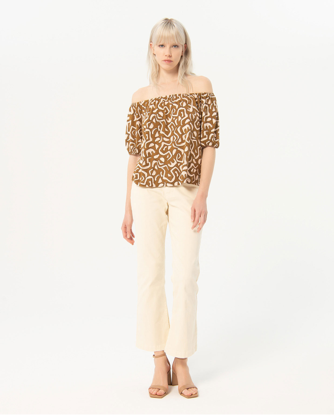 Camicetta stampata con scollo bardot Kaki