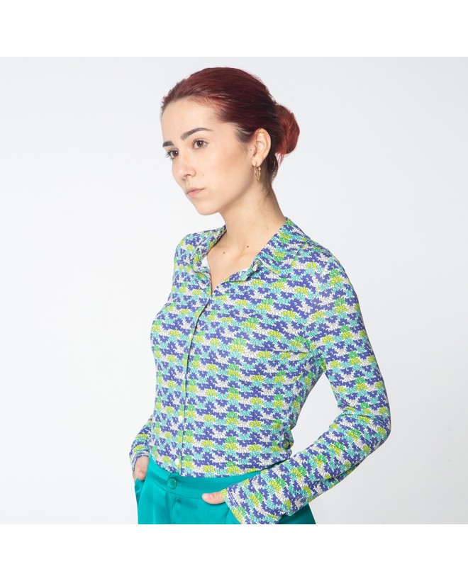 Long sleeve shirt. Elastic. Blue