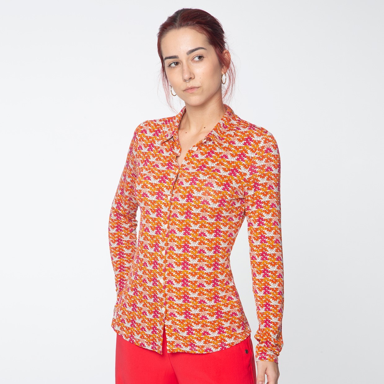 Long sleeve shirt. Elastic. Orange