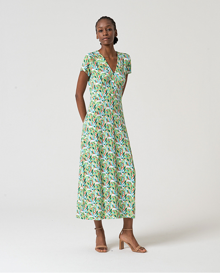 MU:Long V-neck dress with short sleeves Green