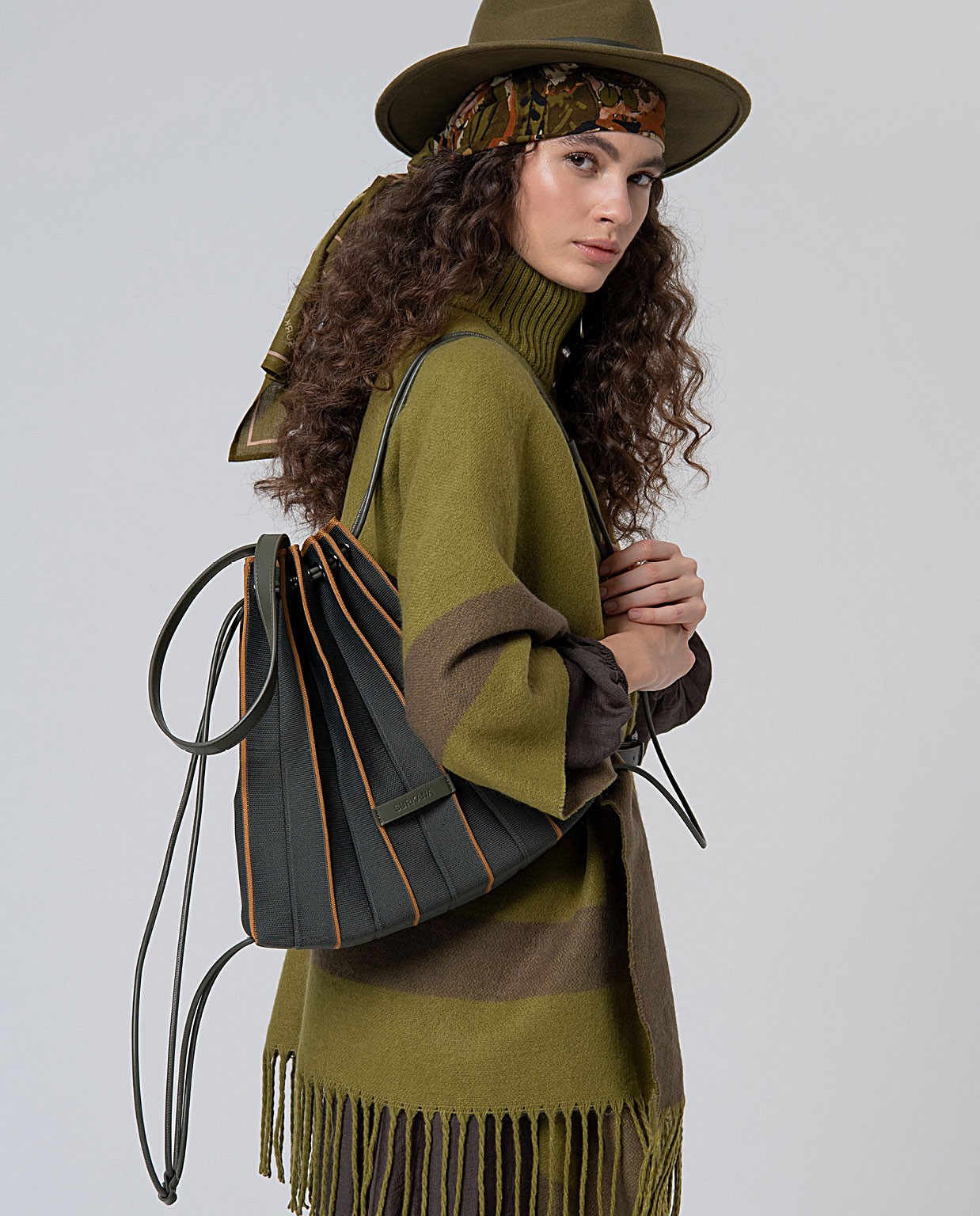 Sac à dos en tricot avec trousse de toilette Khaki