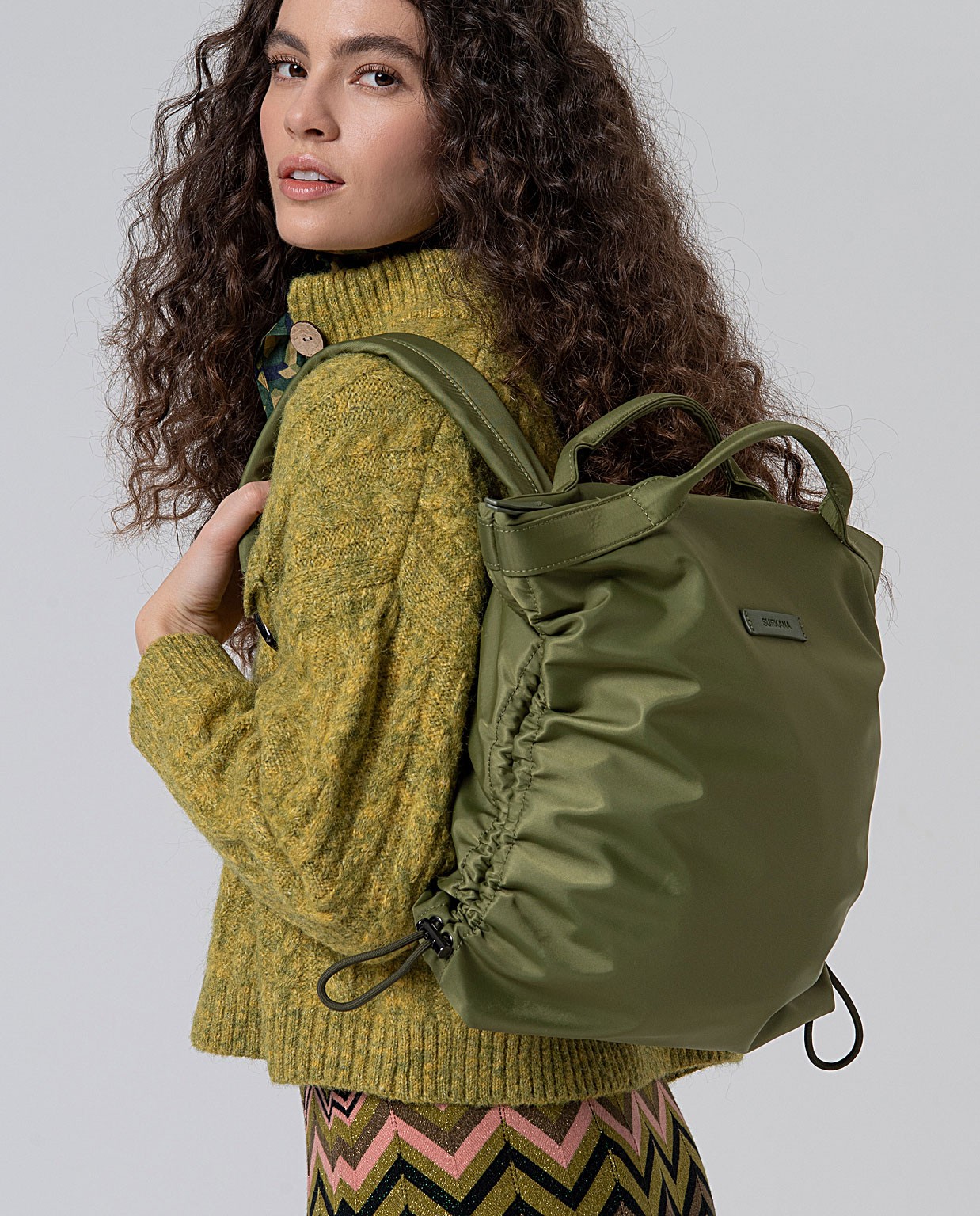 Zaino in nylon arricciato con zip Verde