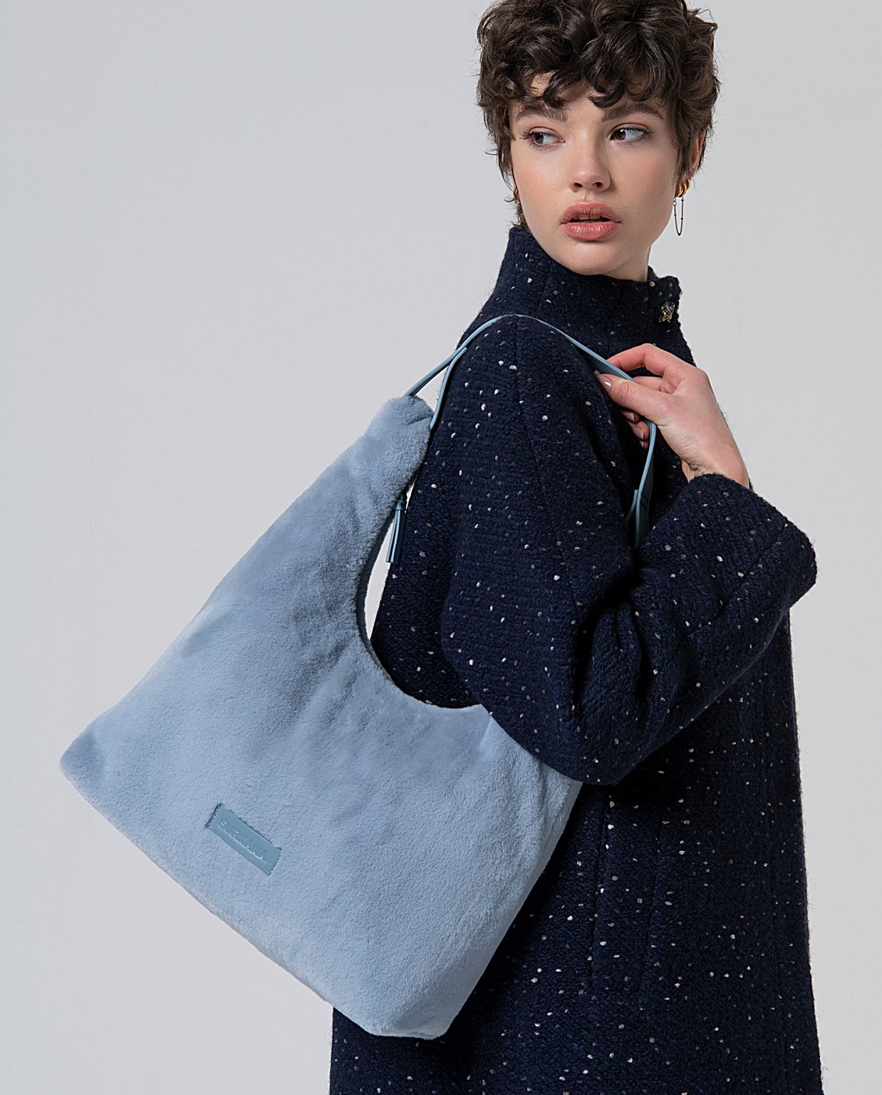 Shopper effetto peluche con doppia tasca Blu polvere