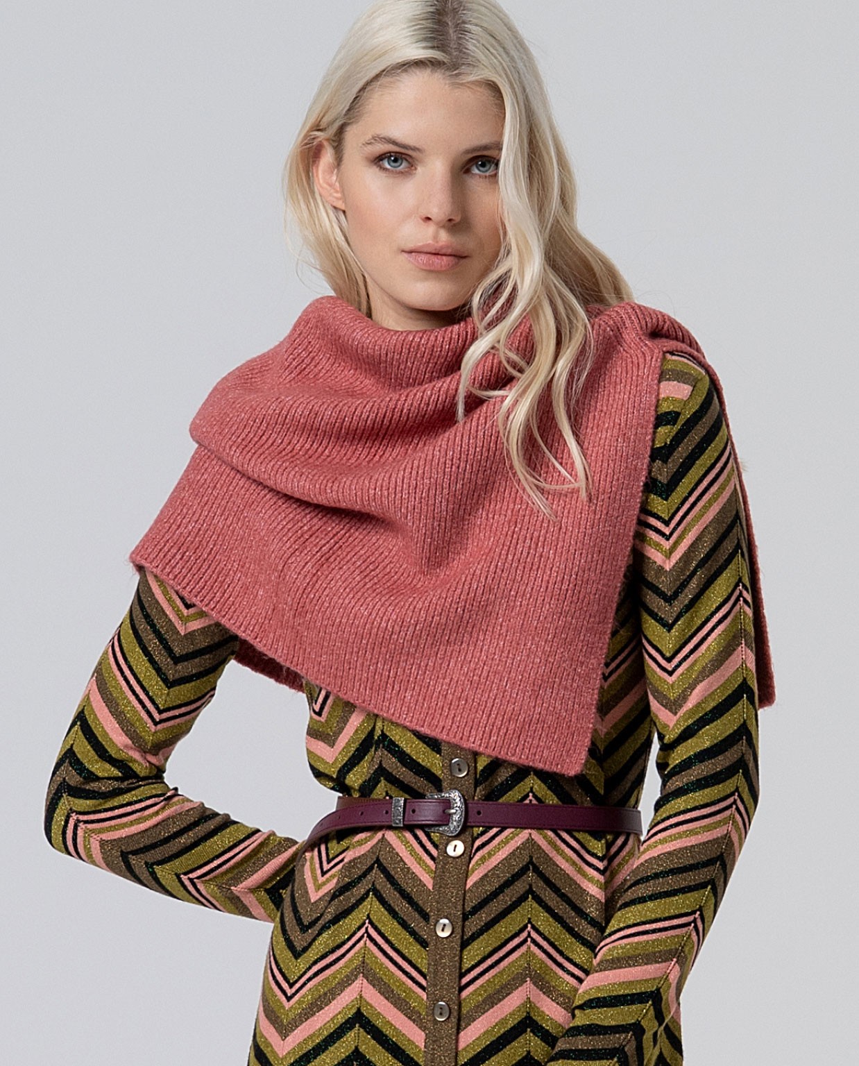 Poncho corto asimmetrico con collo alla perkins Rosa