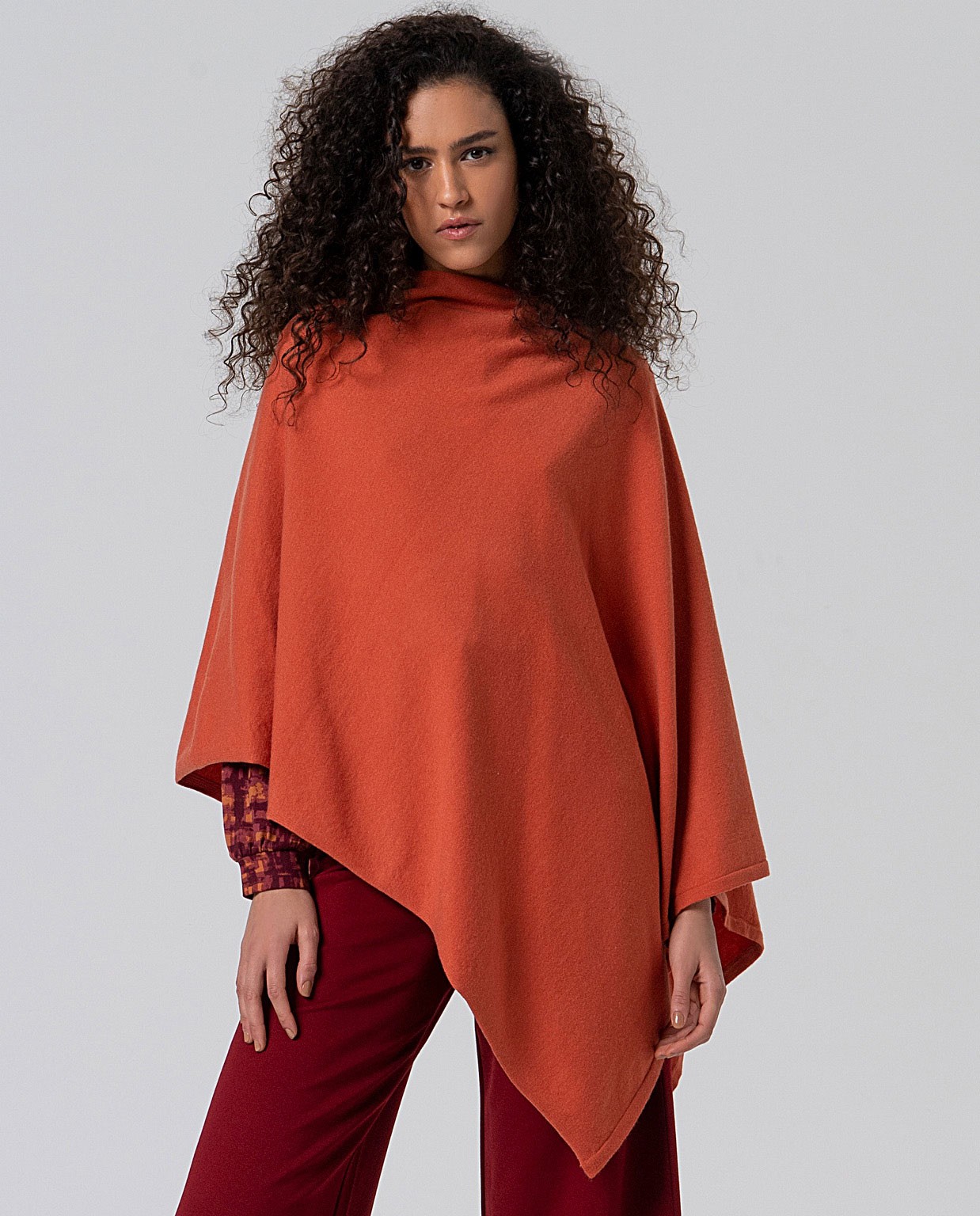Poncho lungo chiuso asimmetrico Mattone
