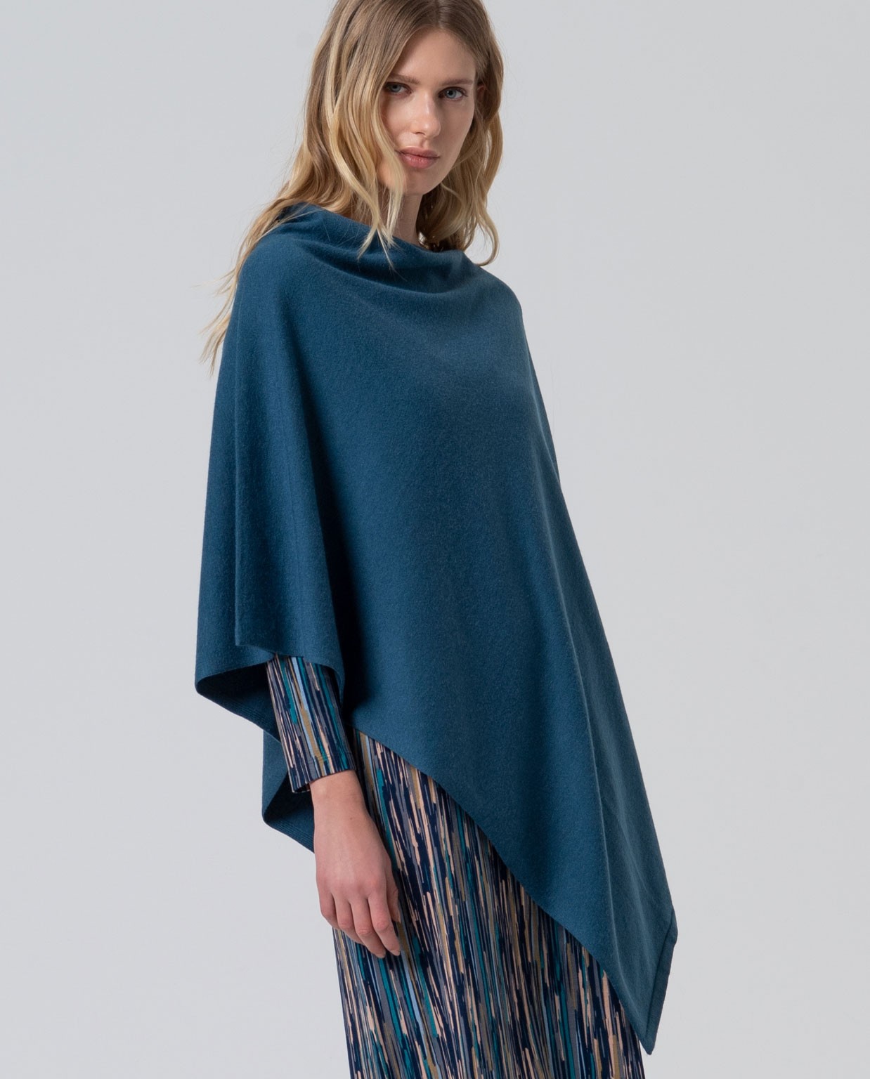 Poncho long fermé asymétrique Bleu