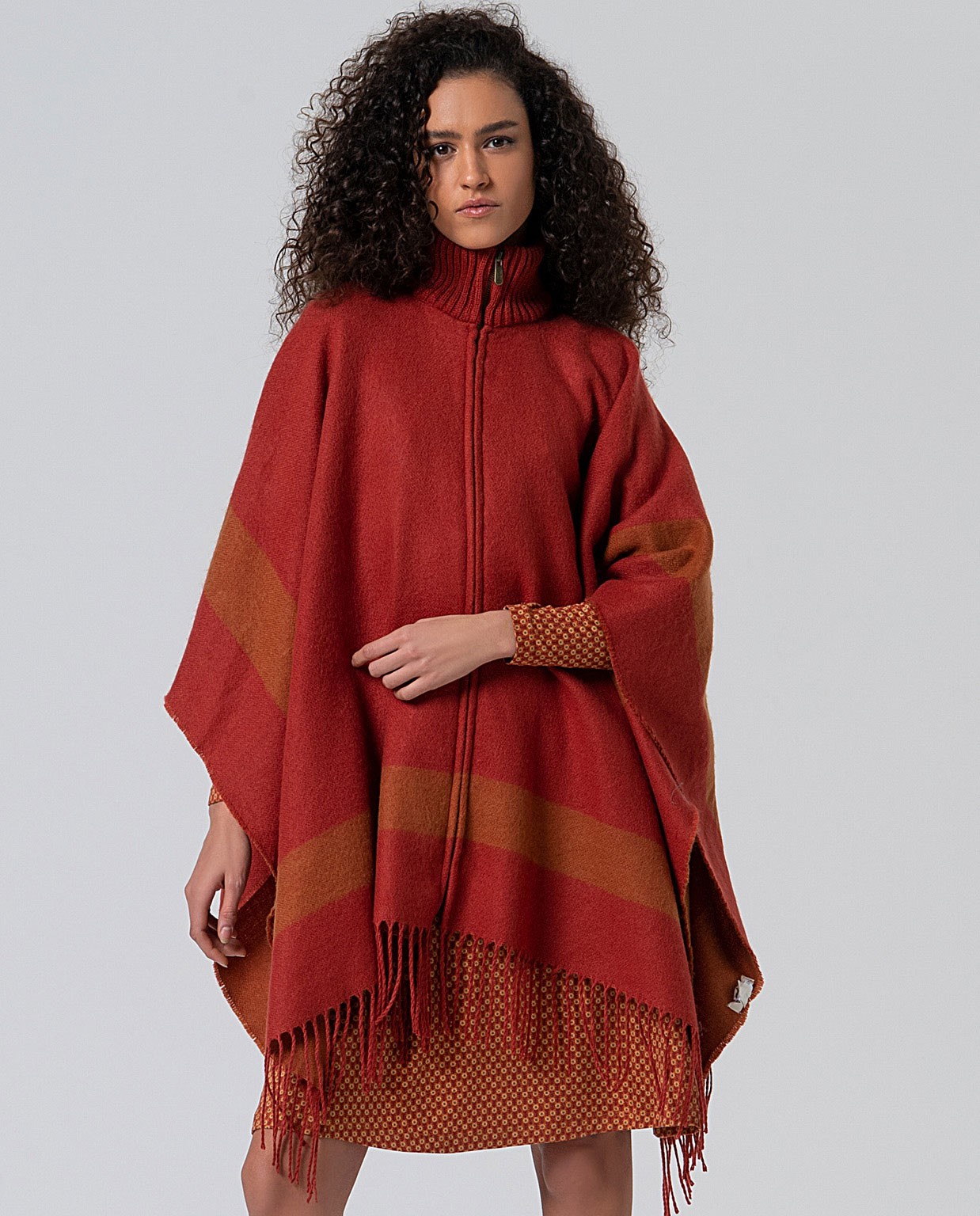 Poncho con frange e chiusura a zip Mattone chiaro