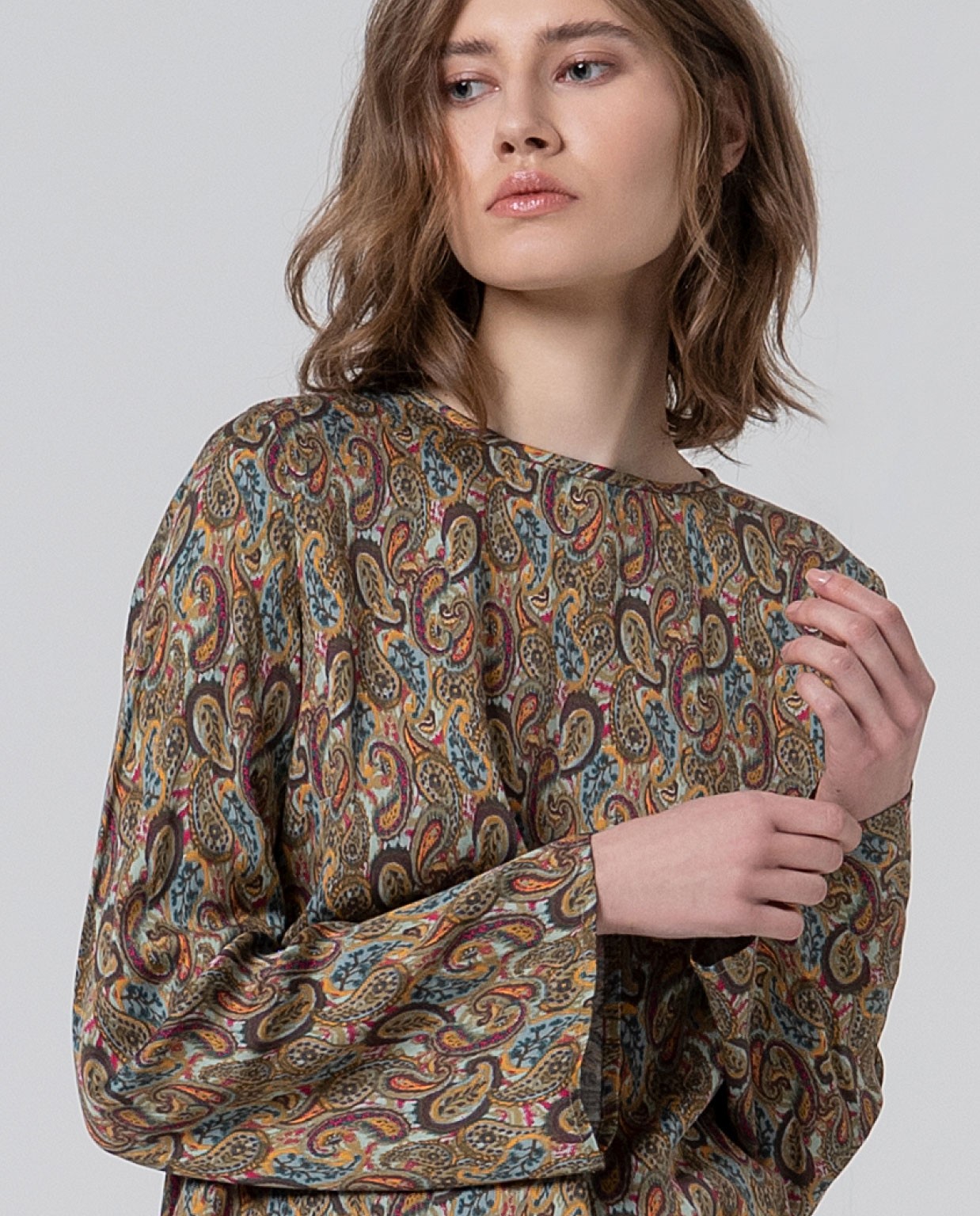 Flowing blouse with paisley print Blue