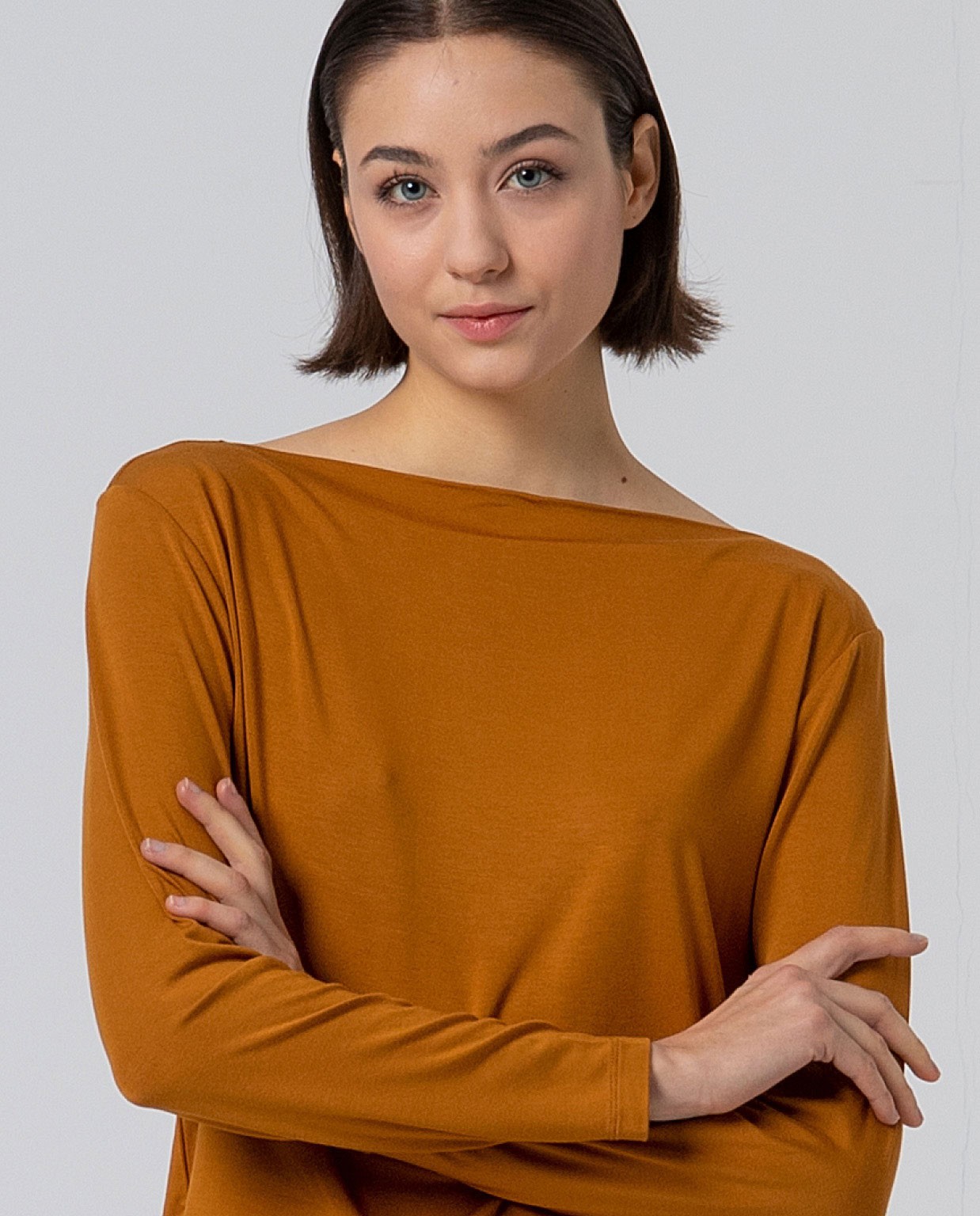 Bamboo viscose boat neck t-shirt Ocre