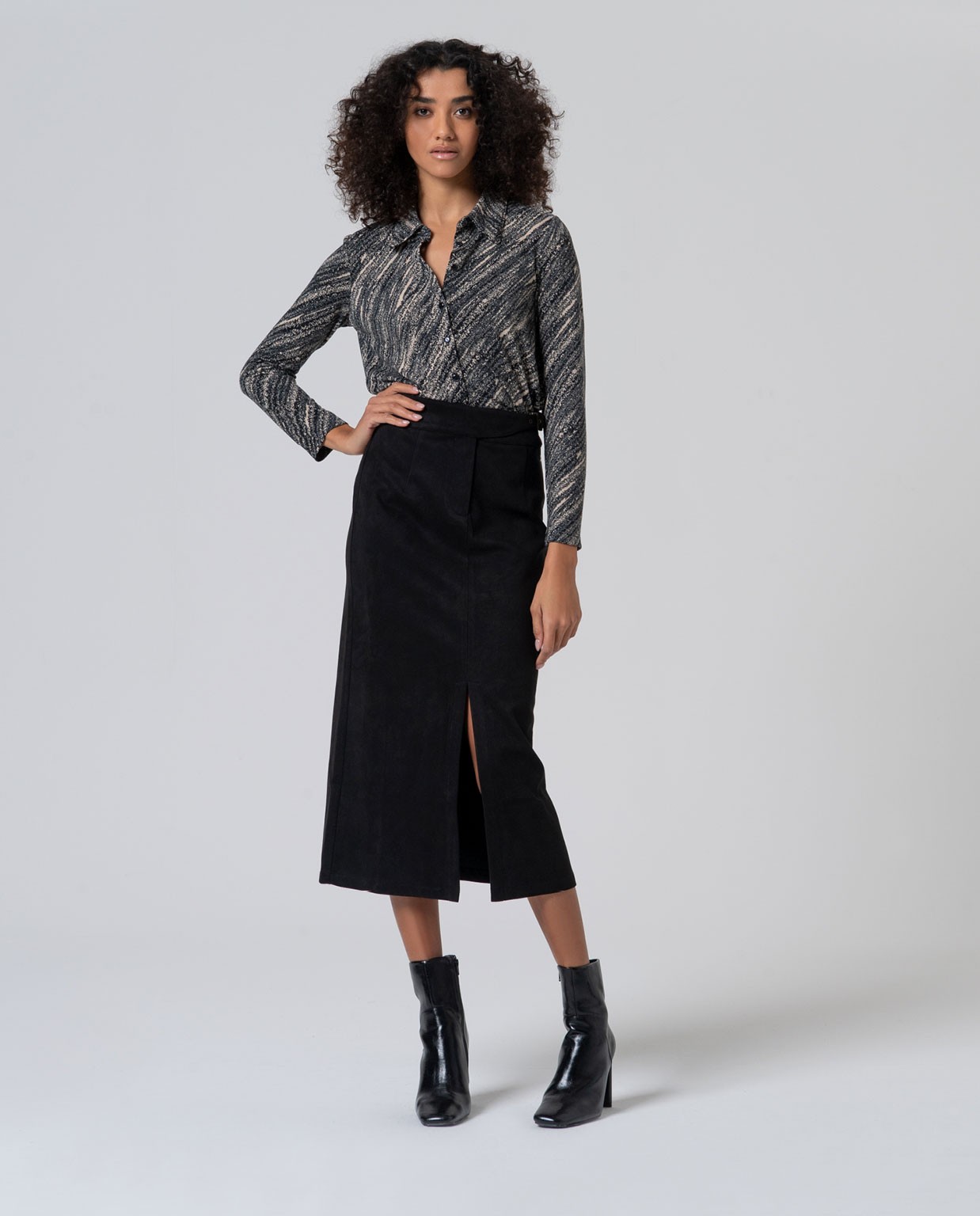 Velvet elastic midi skirt Black