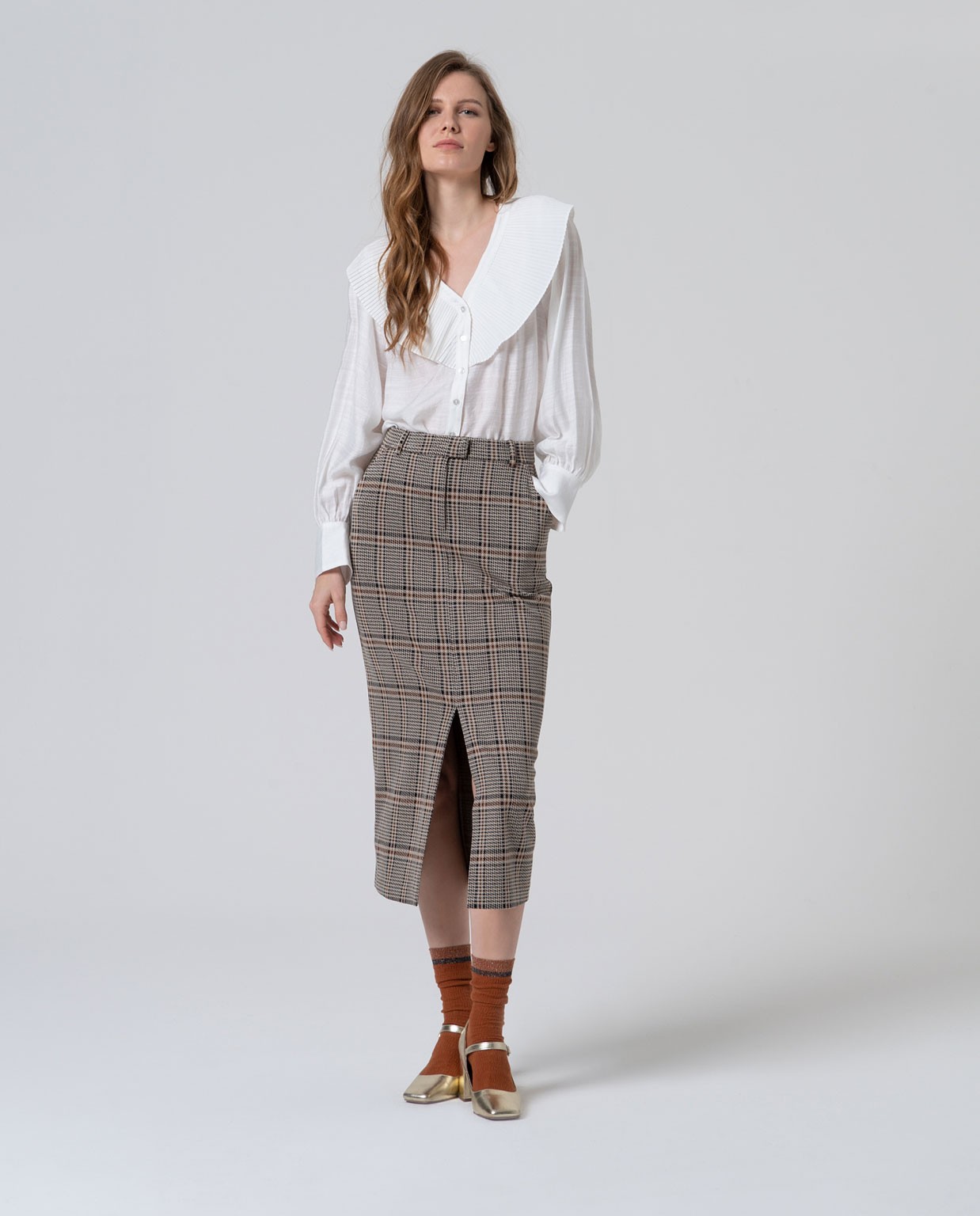 Elasticized pencil skirt with slit Black