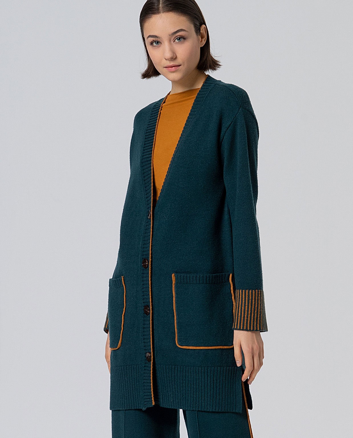Cardigan lungo con tasche e dettagli Verde bottiglia