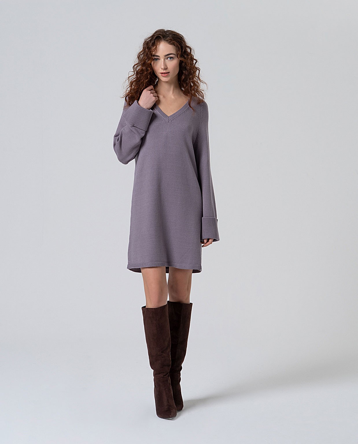 Oversize tricot dress with V-neckline Powdered Gray