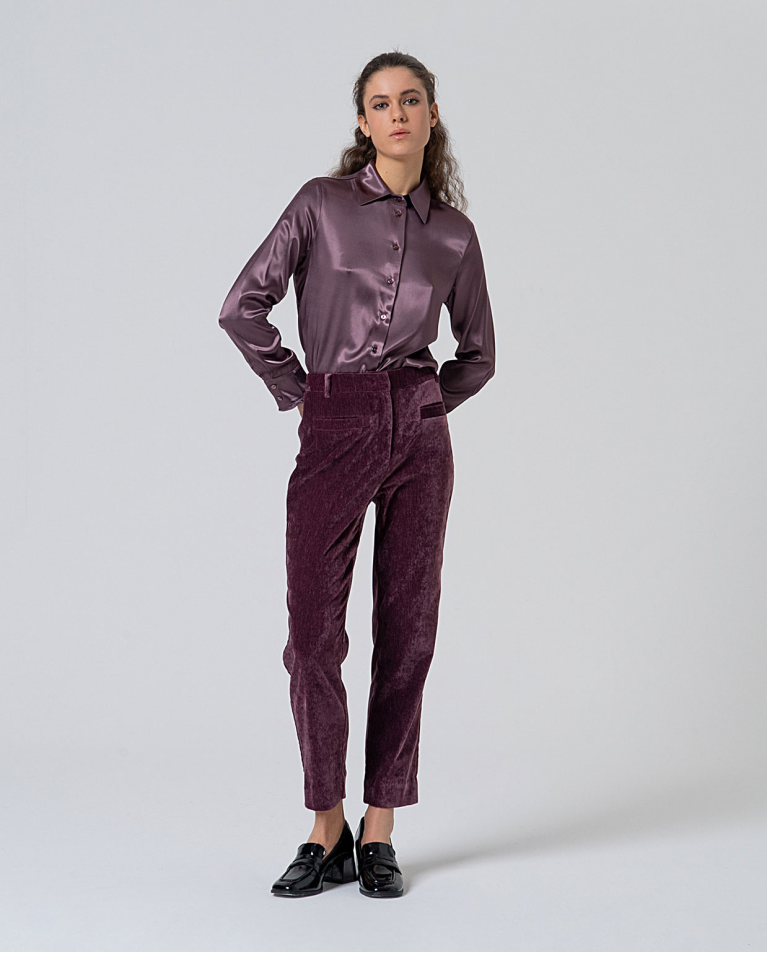 Pantalón pitillo efecto terciopelo Arándano