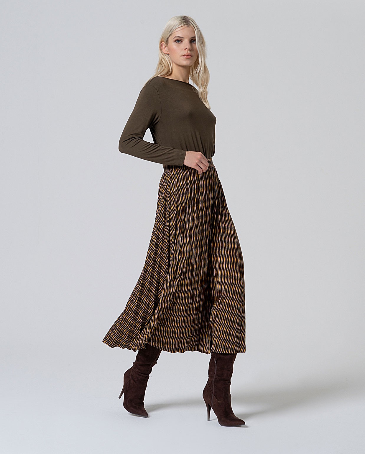 Pleated midi skirt without zipper Green