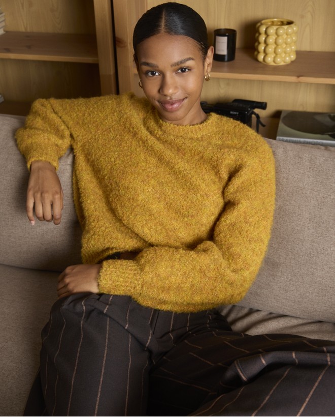 Maglia corta in bouclé Mostarda
