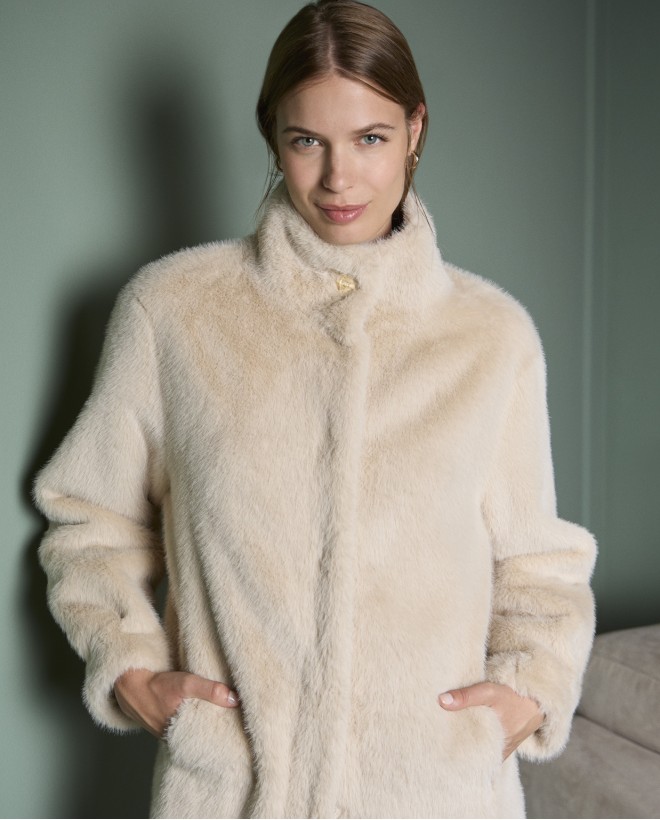Teddy effect coat with high collar Ecru