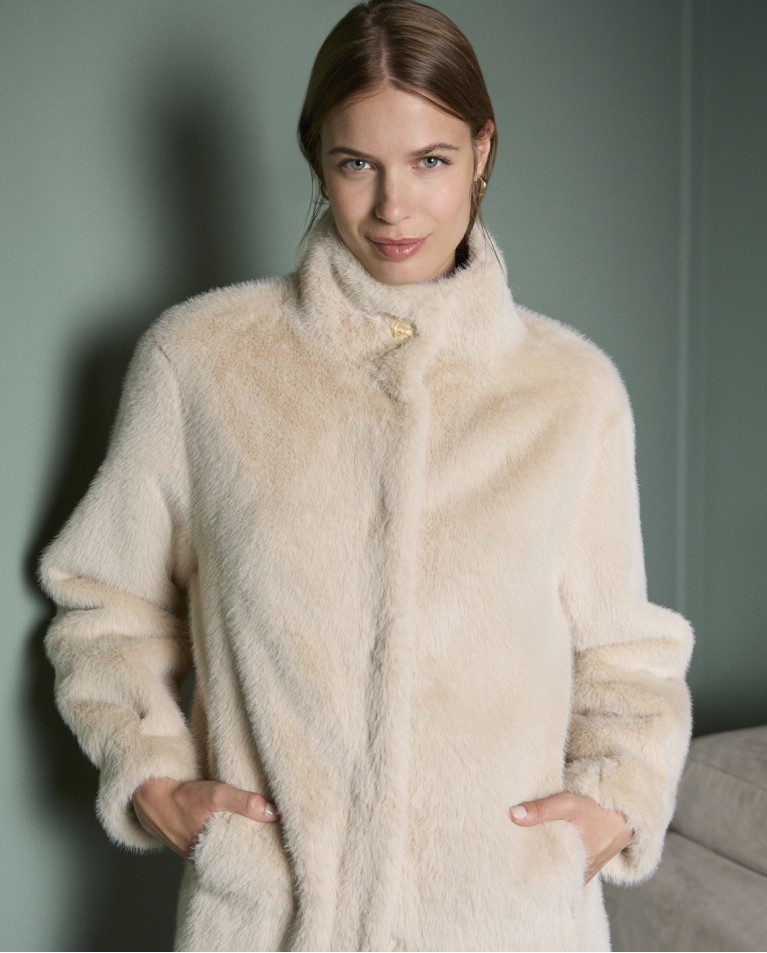 Teddy effect coat with high collar Ecru
