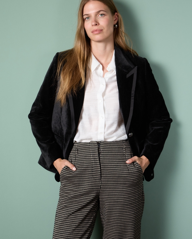 Pantalon droit à entrejambe...