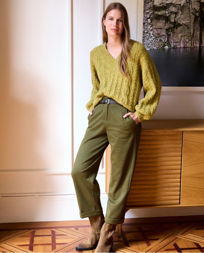 Pantalon droit à entrejambe...