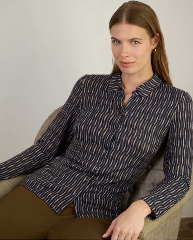 Stretch shirt with wave...