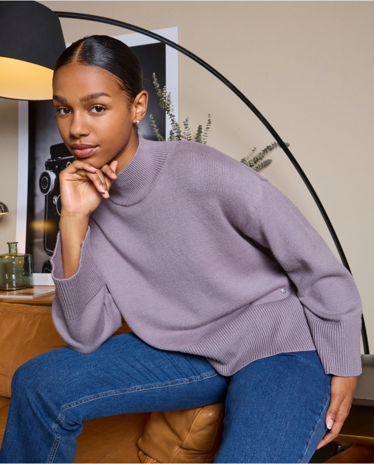 Soft sweater with flared sleeves Powdered Gray