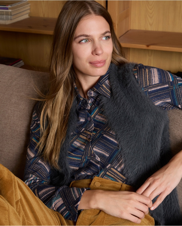Gilet senza zip con texture di pelliccia Grigio