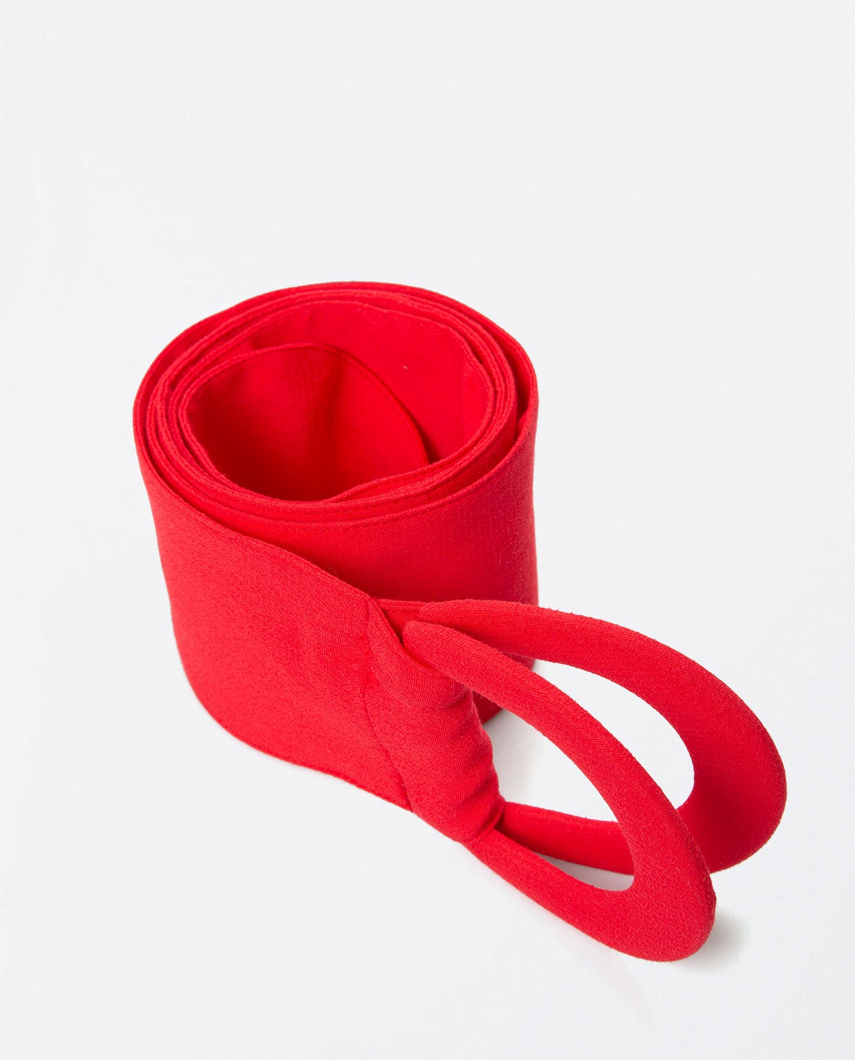 Wide belt in fabric with double buckle. Red