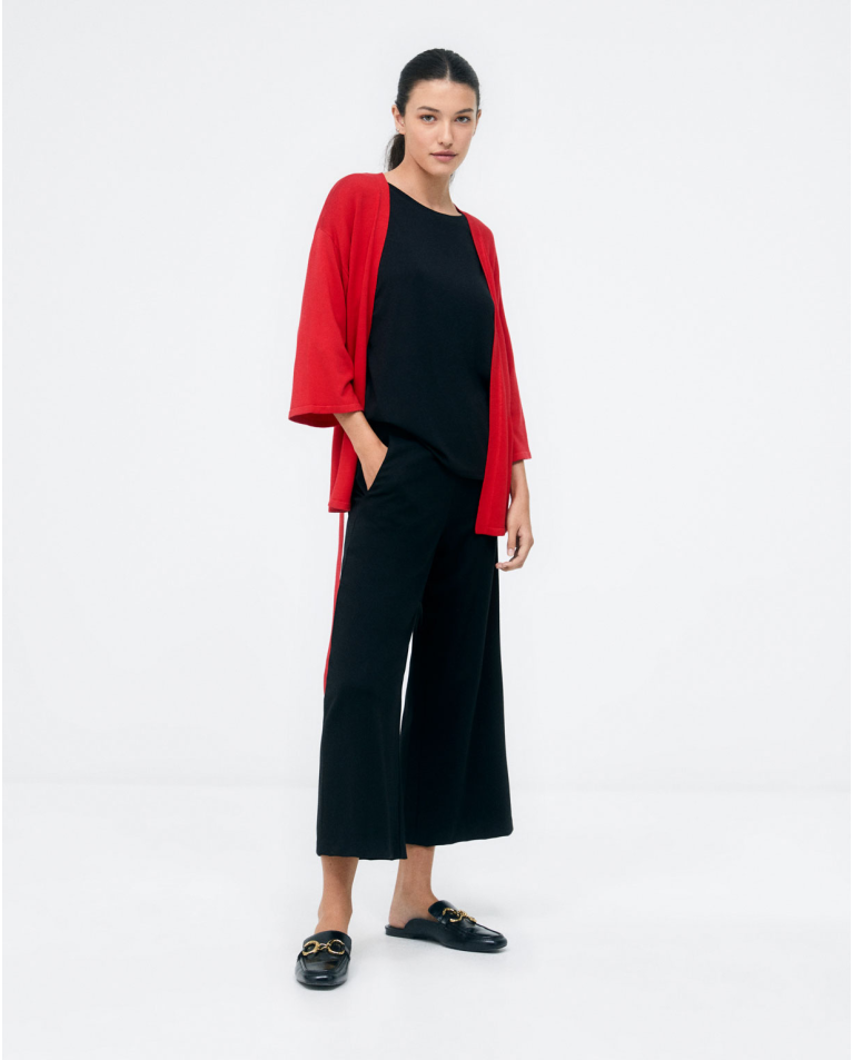 Wide ankle trousers. Elasticated. Plain  Black