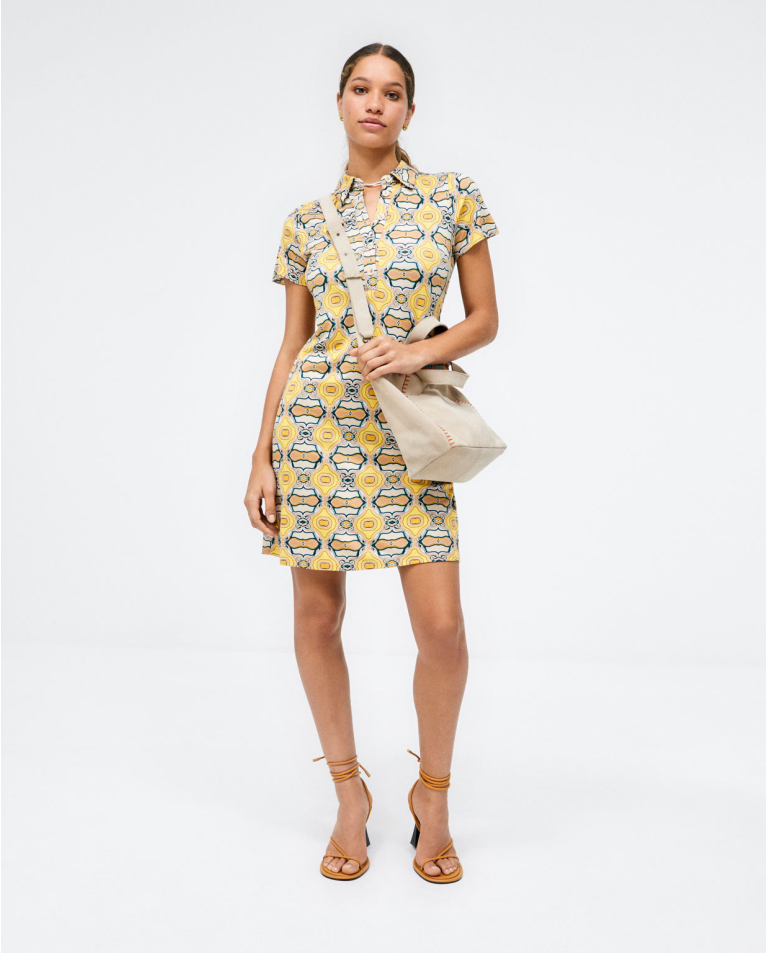 Vestido direito com gola estilo Polo Amarelo