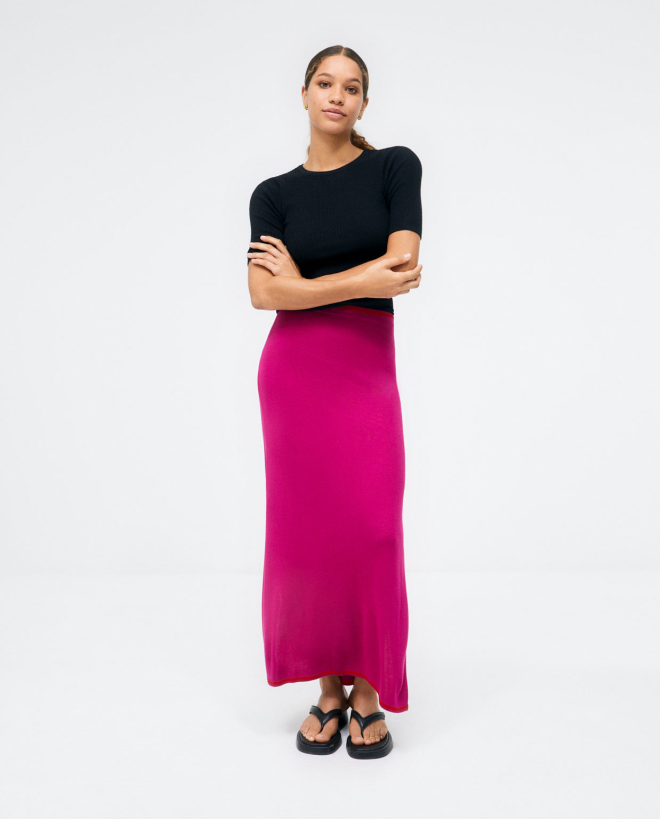 Long knitted skirt with slits. Plain Fuchsia