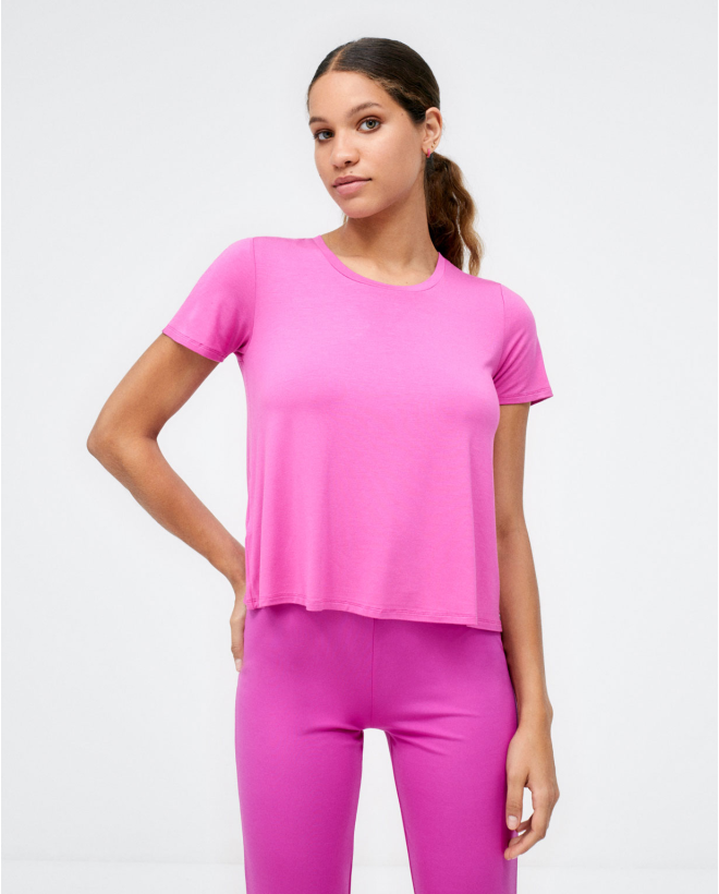 Camiseta ancha manga corta. Elástica. Lisa Fucsia