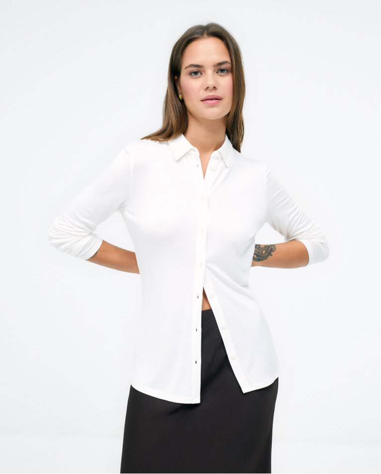 Long sleeve shirt. Elastic White