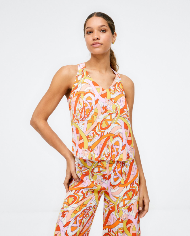 Top con cuello V y detalle en espalda con botón Naranja